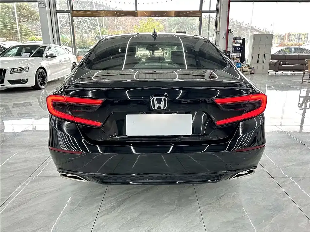 Honda Accord — фото 6