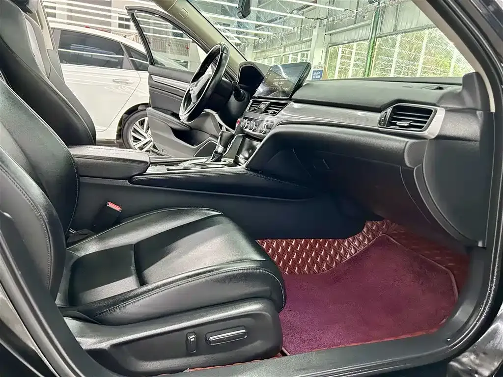 Honda Accord — фото 8