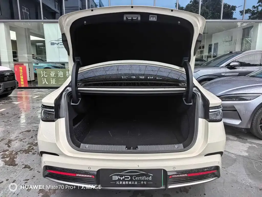 BYD Seal — фото 7