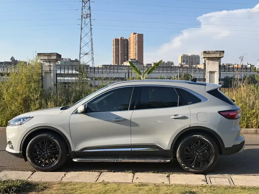 Ford Escape 2024 из CN, фото 8