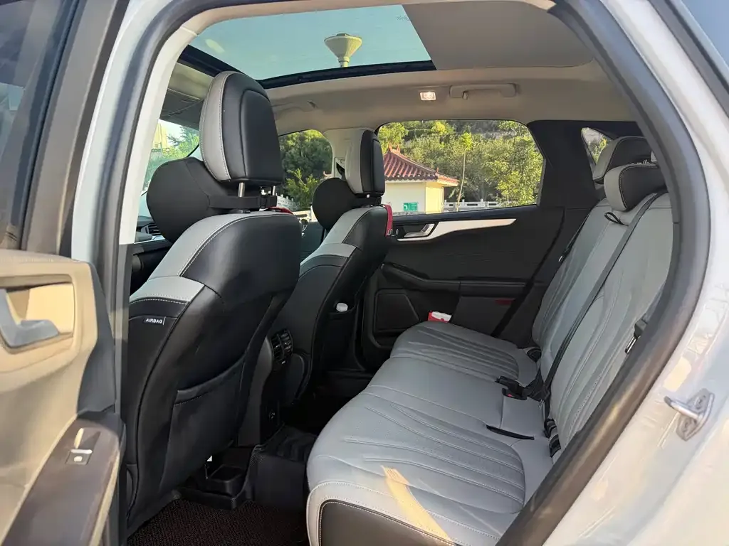 Ford Escape 2024 из CN, фото 7