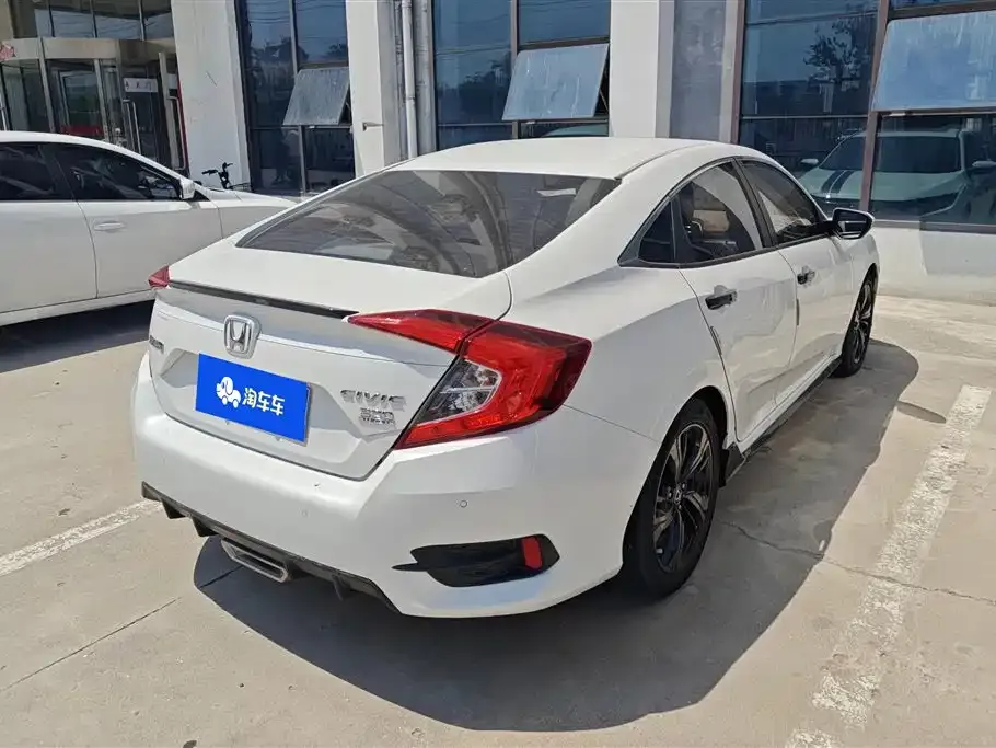 Honda Civic — фото 8