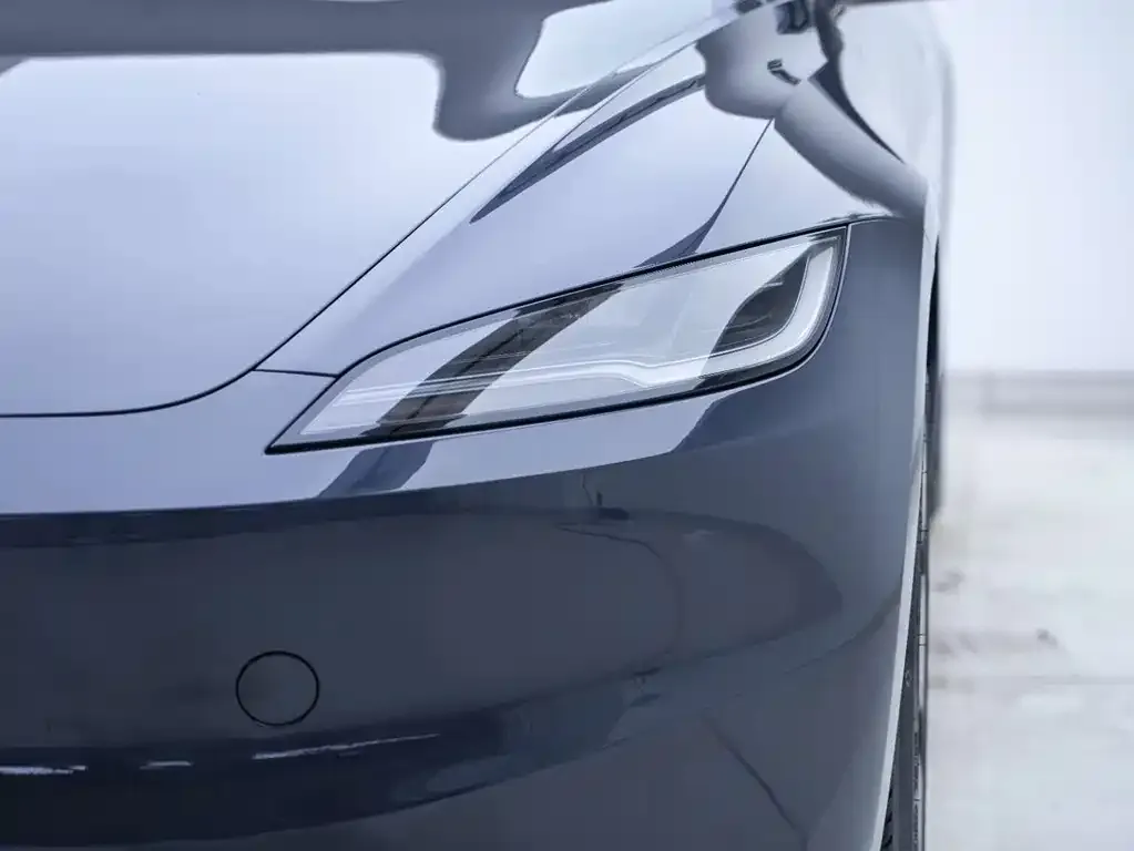 Tesla Model 3 — фото 7