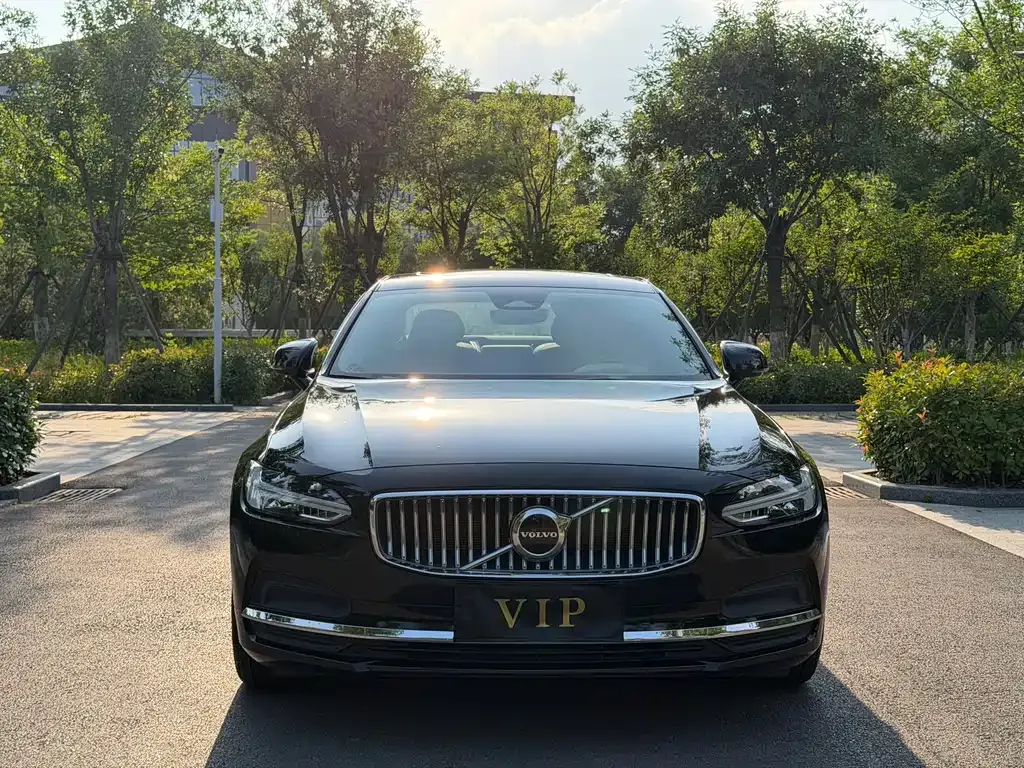 Volvo S90 — фото 1