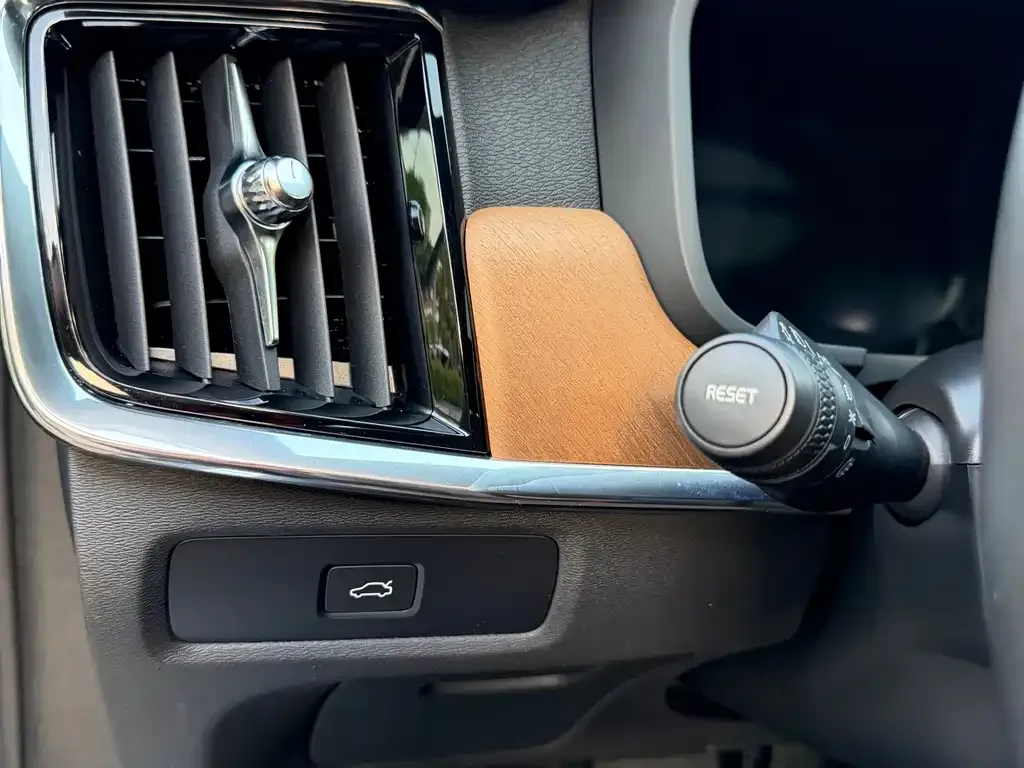 Volvo S90 — фото 4