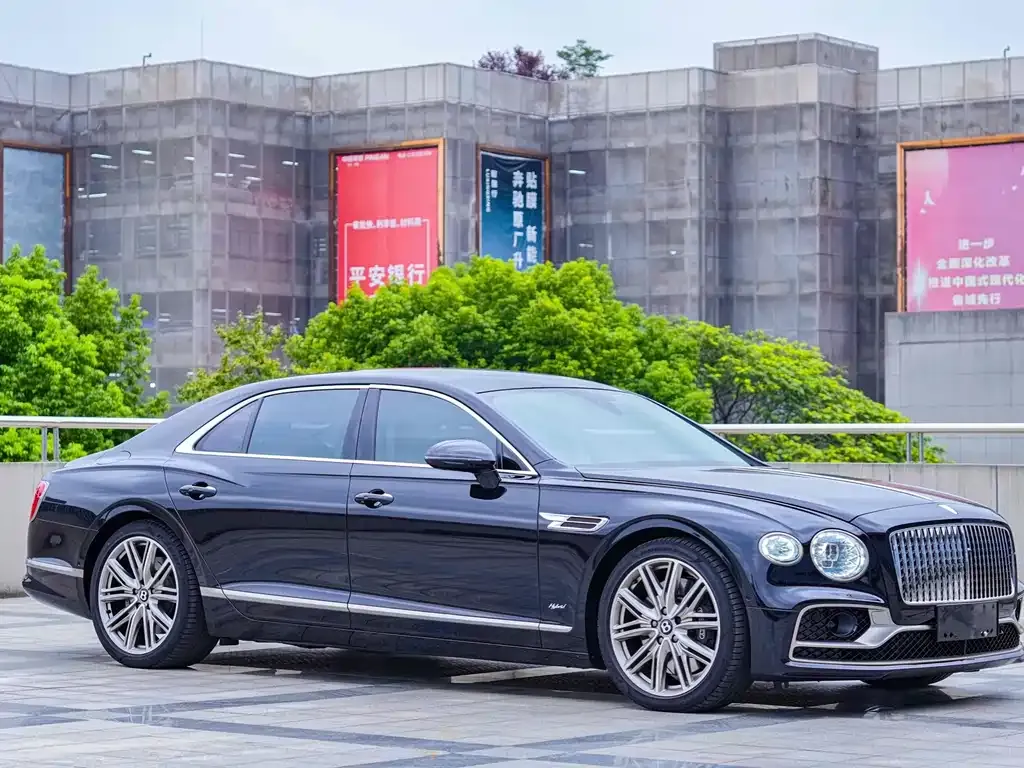 Bentley Flying Spur PHEV — фото 2