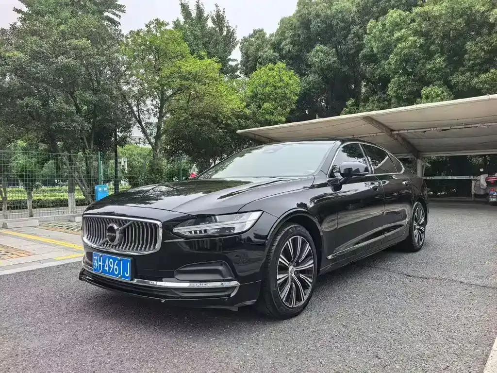Volvo S90 — фото 1