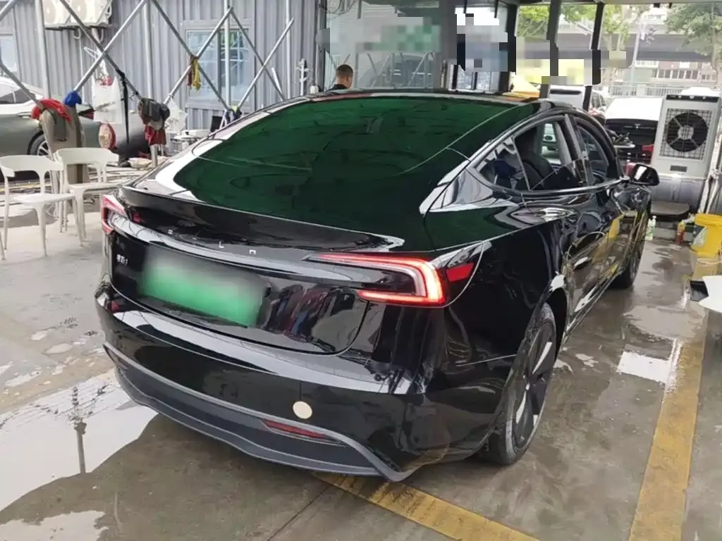Tesla Model 3 — фото 10