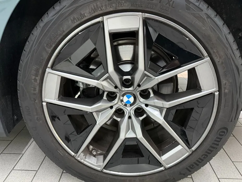 BMW 5-Series 2025 из KR, фото 7