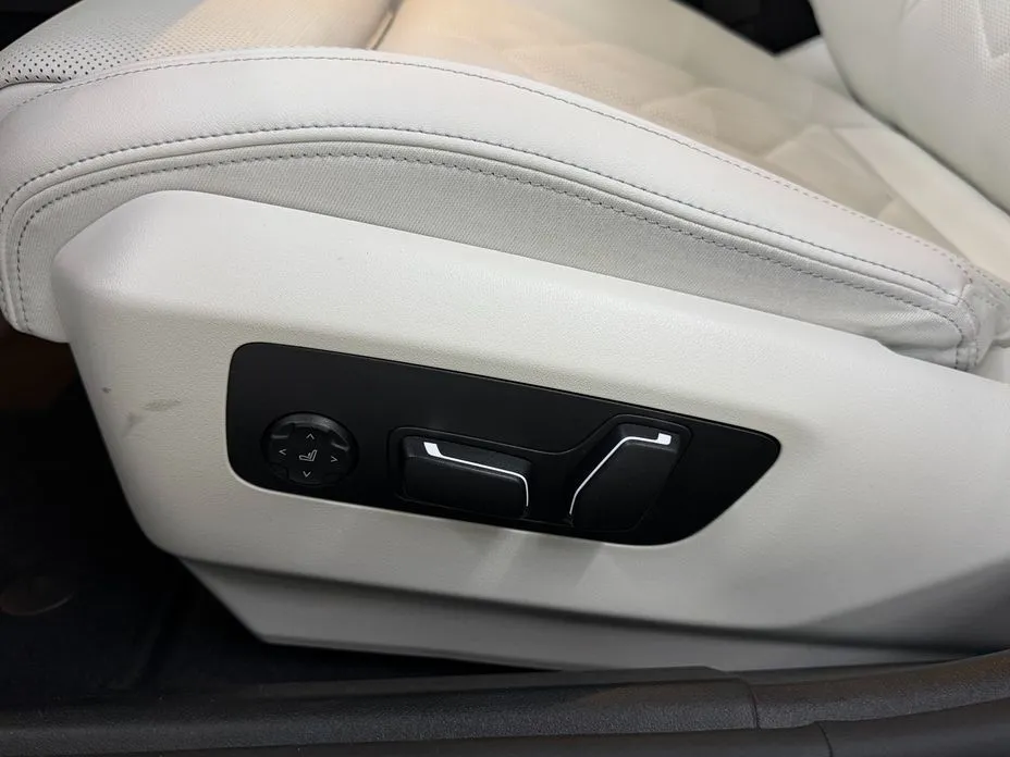 BMW 5-Series 2025 из KR, фото 2