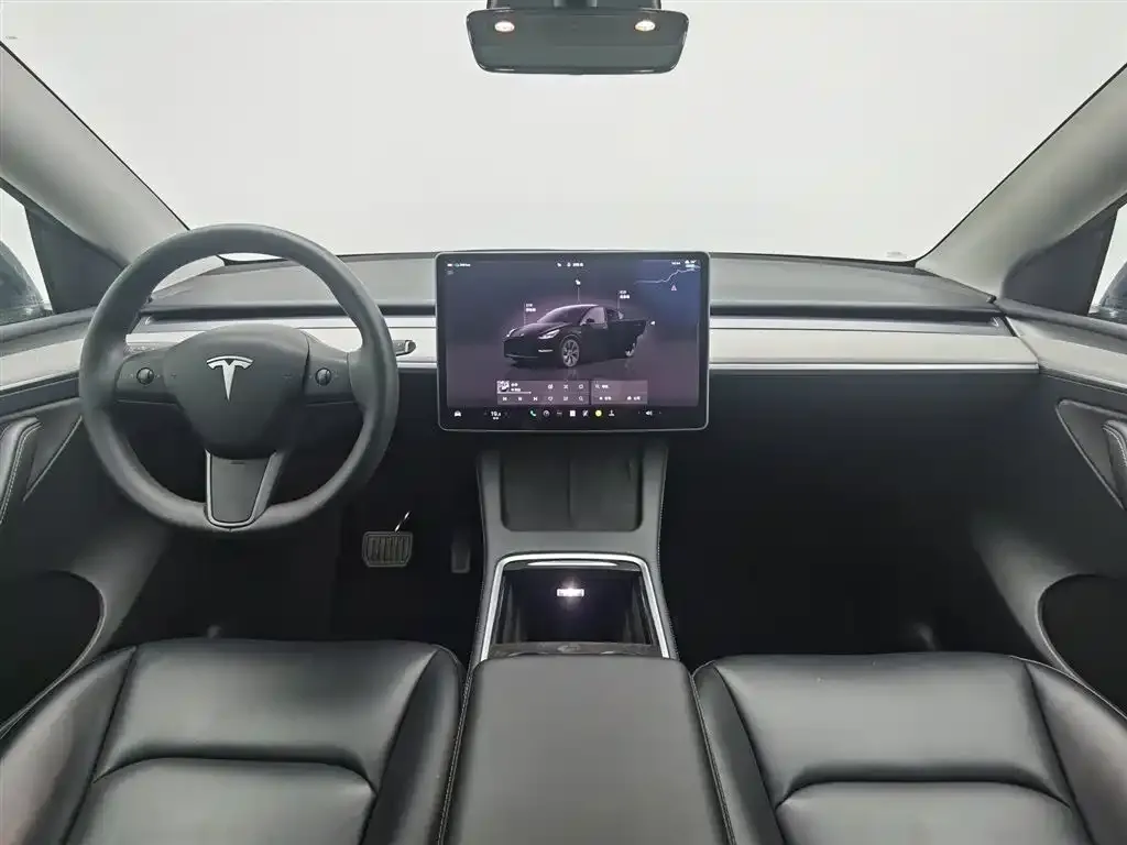 Tesla Model Y — фото 5