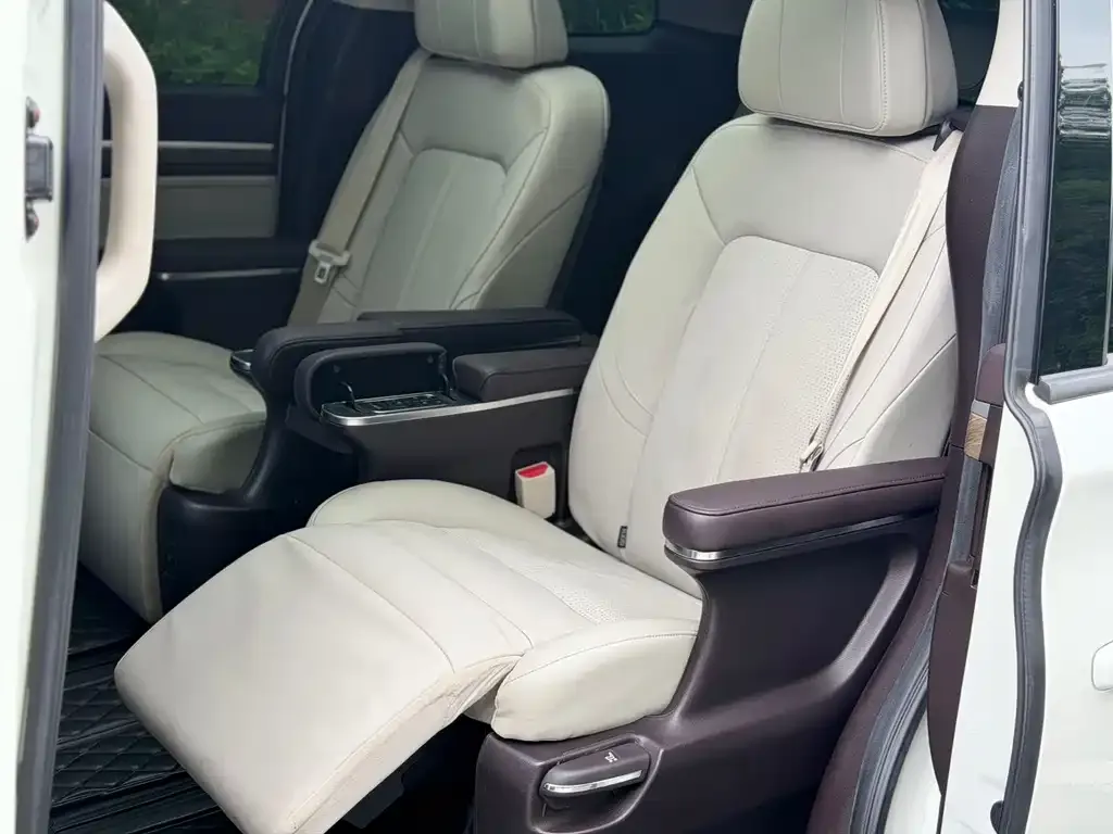 GAC Motor Trumpchi M8 — фото 4