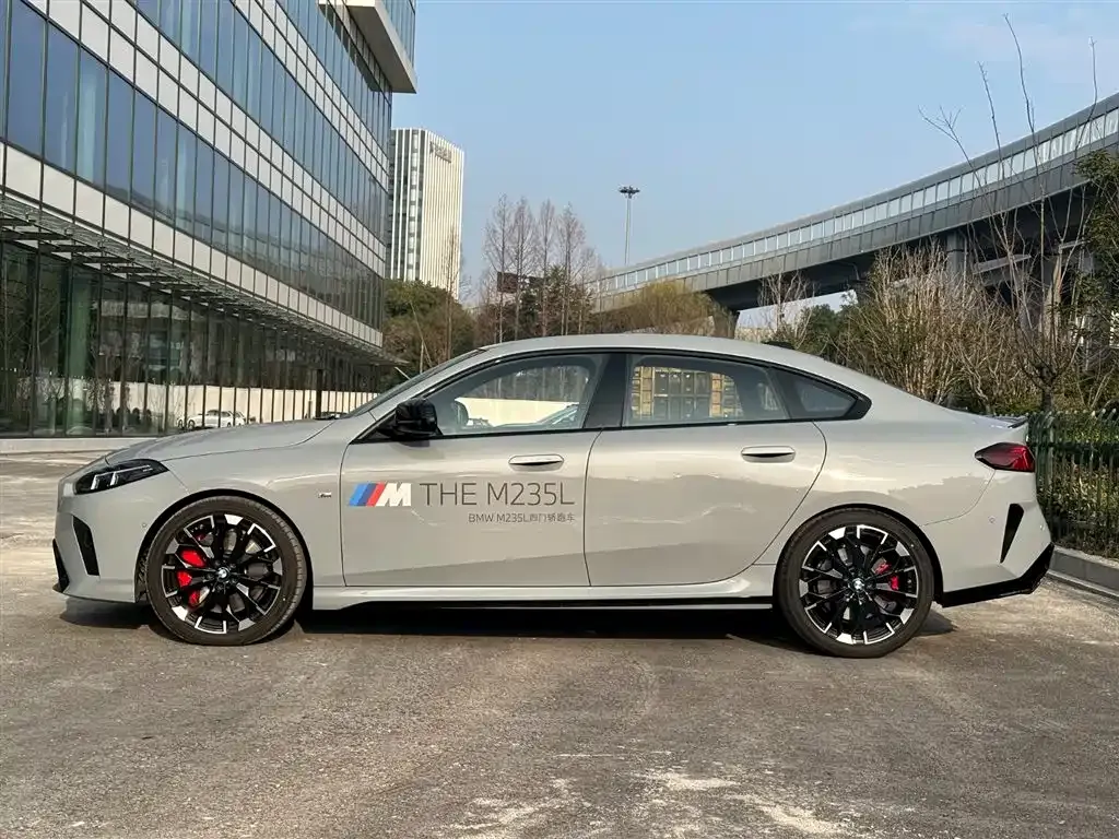 BMW M235L 2025 из CN, фото 4