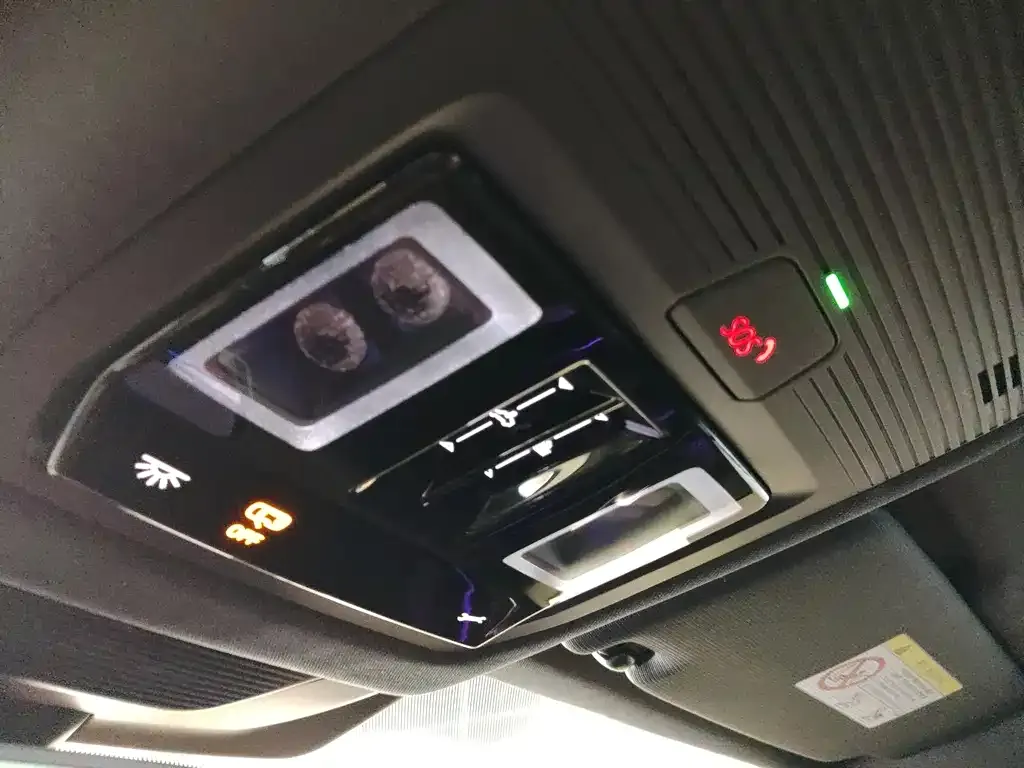 Volkswagen Passat — фото 7
