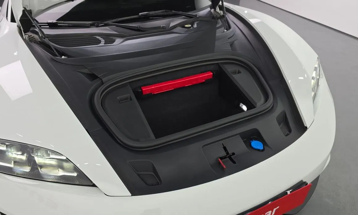 Porsche Taycan 2025 из KR, фото 3