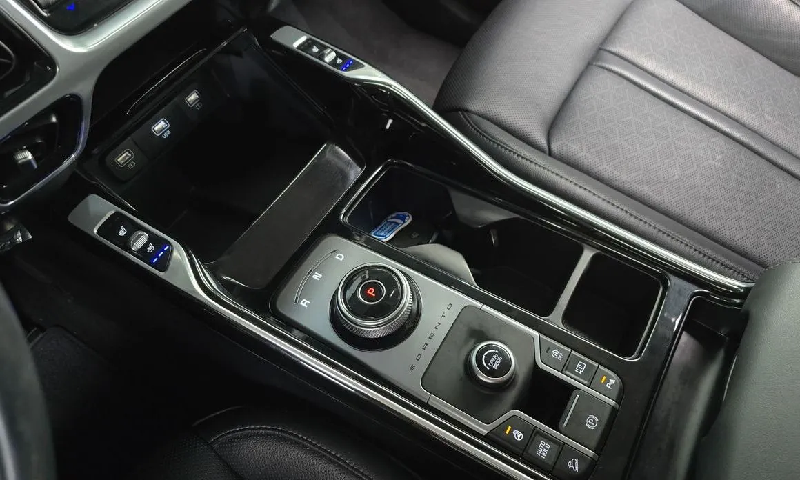 Kia Sorento — фото 8