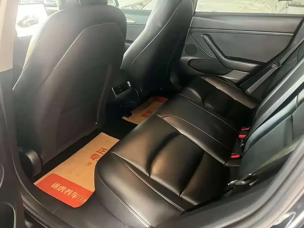 Tesla Model 3 — фото 3