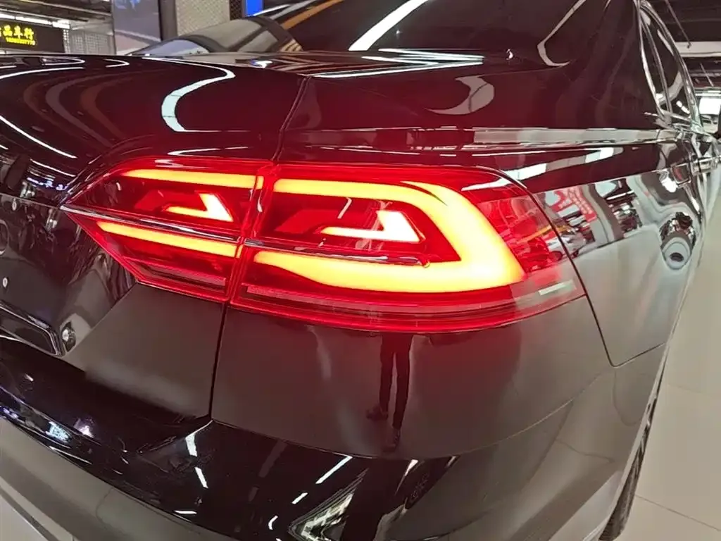 Volkswagen Phideon — фото 7