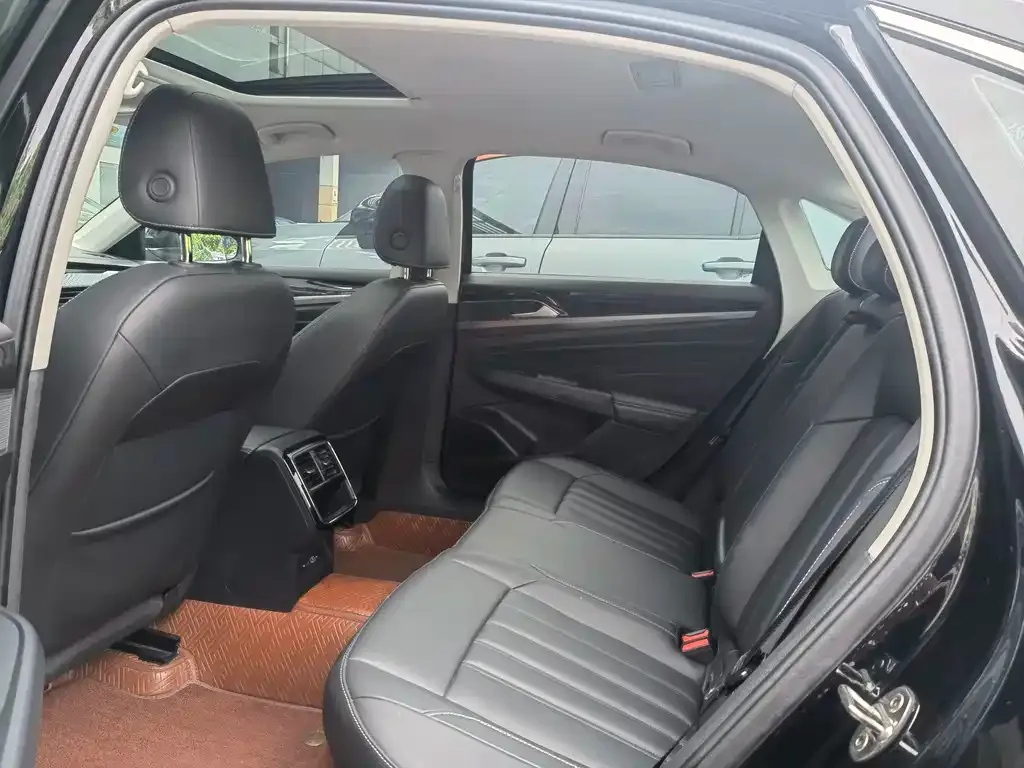 Volkswagen Passat — фото 2
