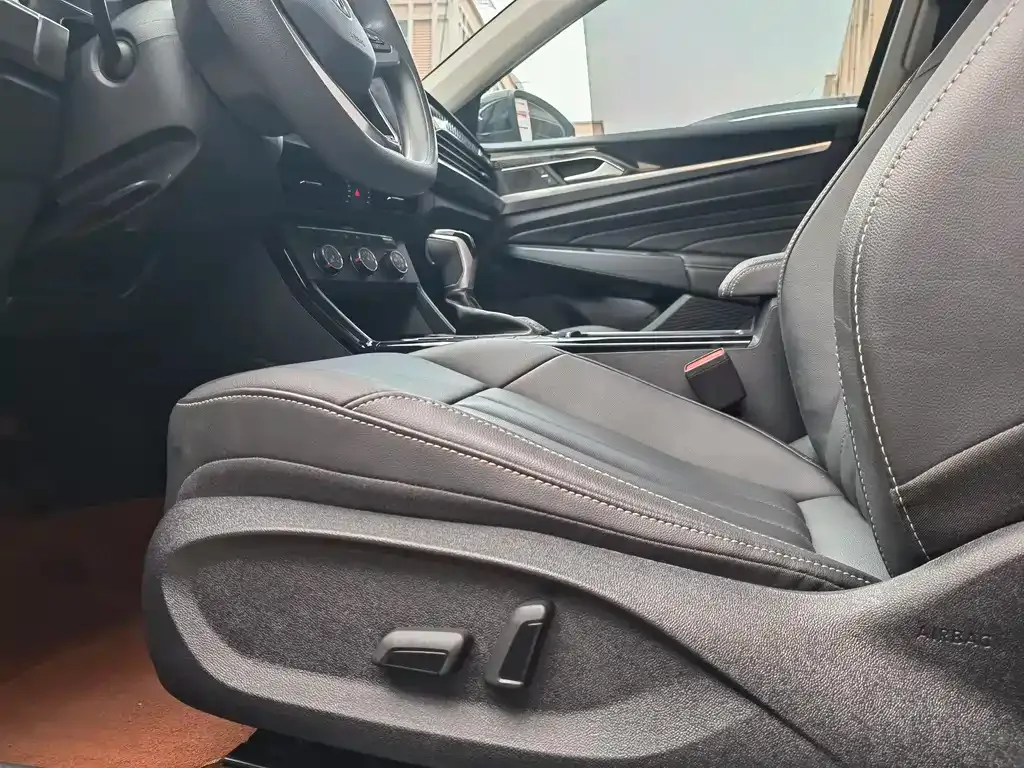 Volkswagen Passat — фото 4