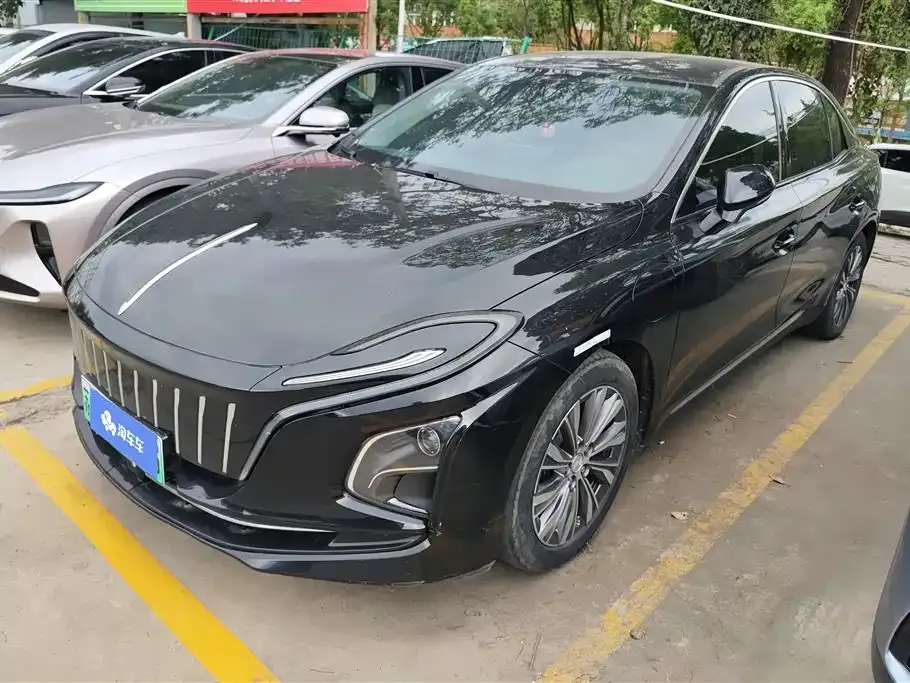 Hongqi E-QM5 — фото 1