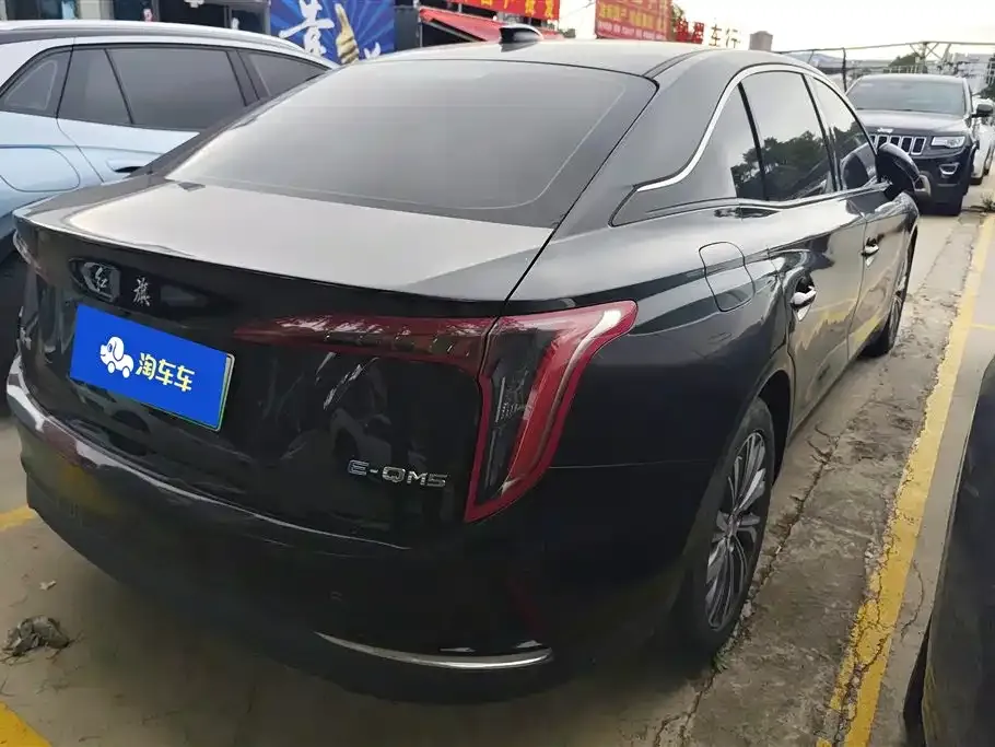 Hongqi E-QM5 — фото 3