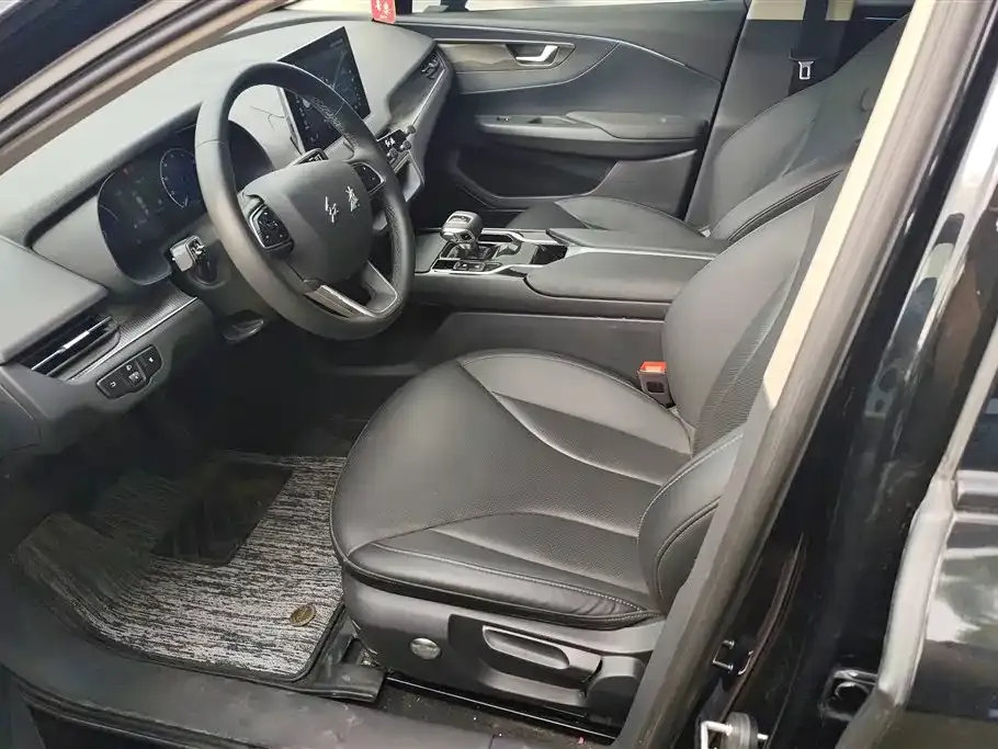 Hongqi E-QM5 — фото 9