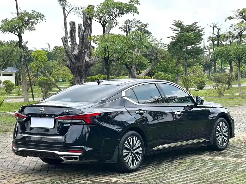 Nissan Teana — фото 10