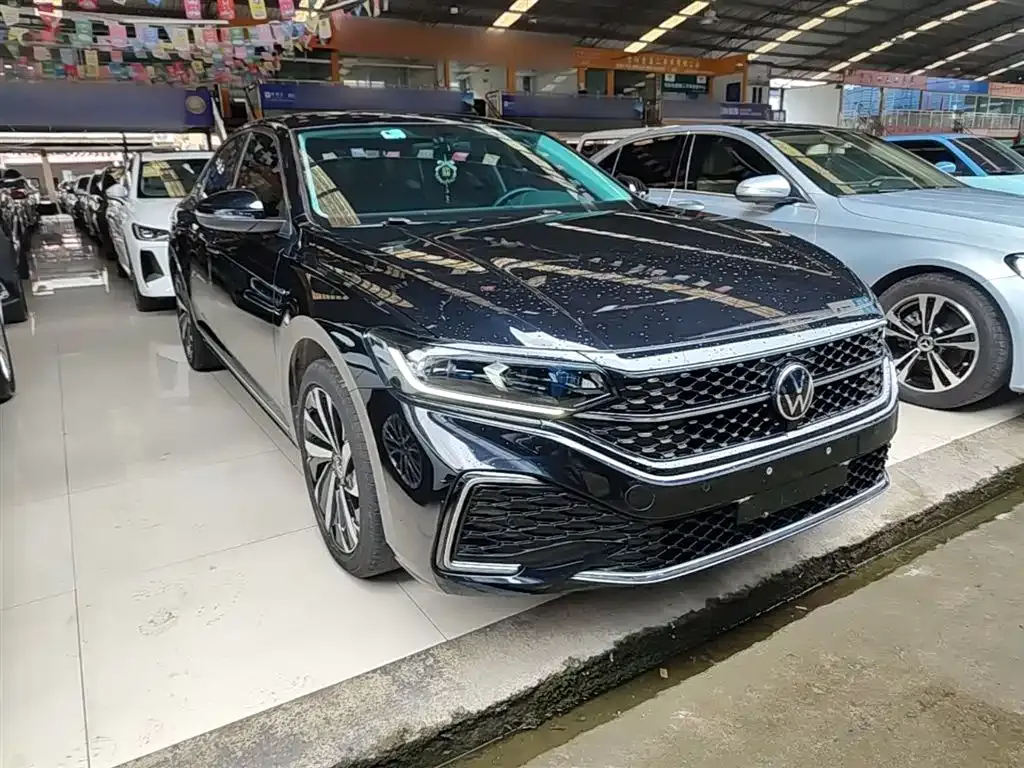 Volkswagen Passat — фото 8