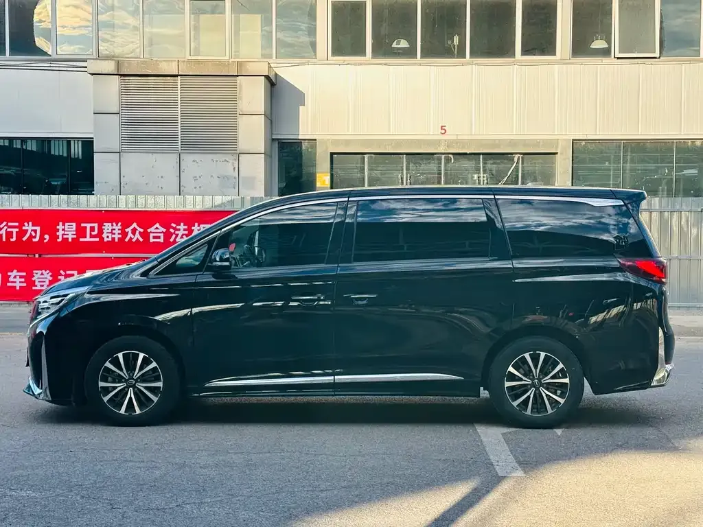 GAC Motor Trumpchi M8 — фото 3
