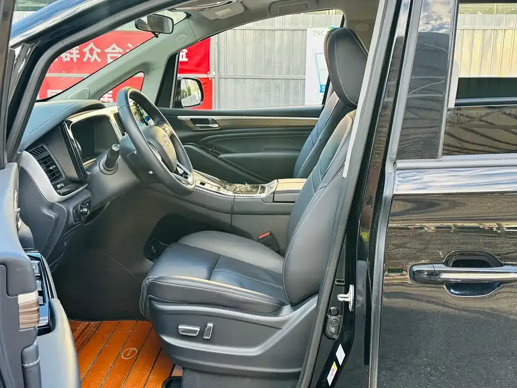 GAC Motor Trumpchi M8 — фото 8