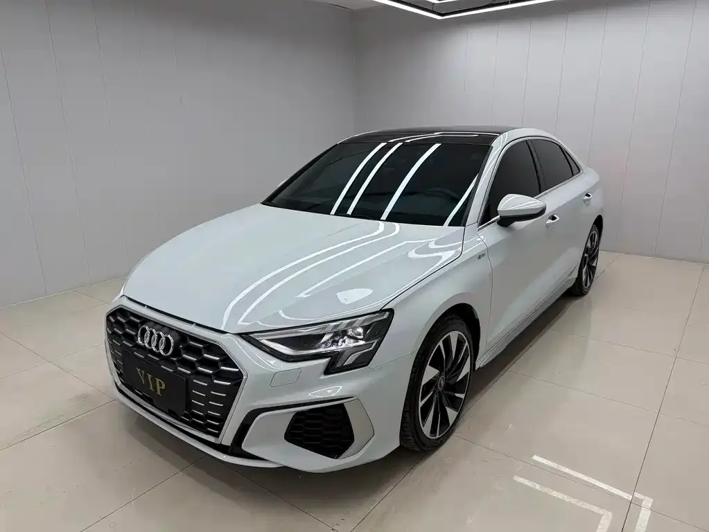 Audi A3 — фото 1