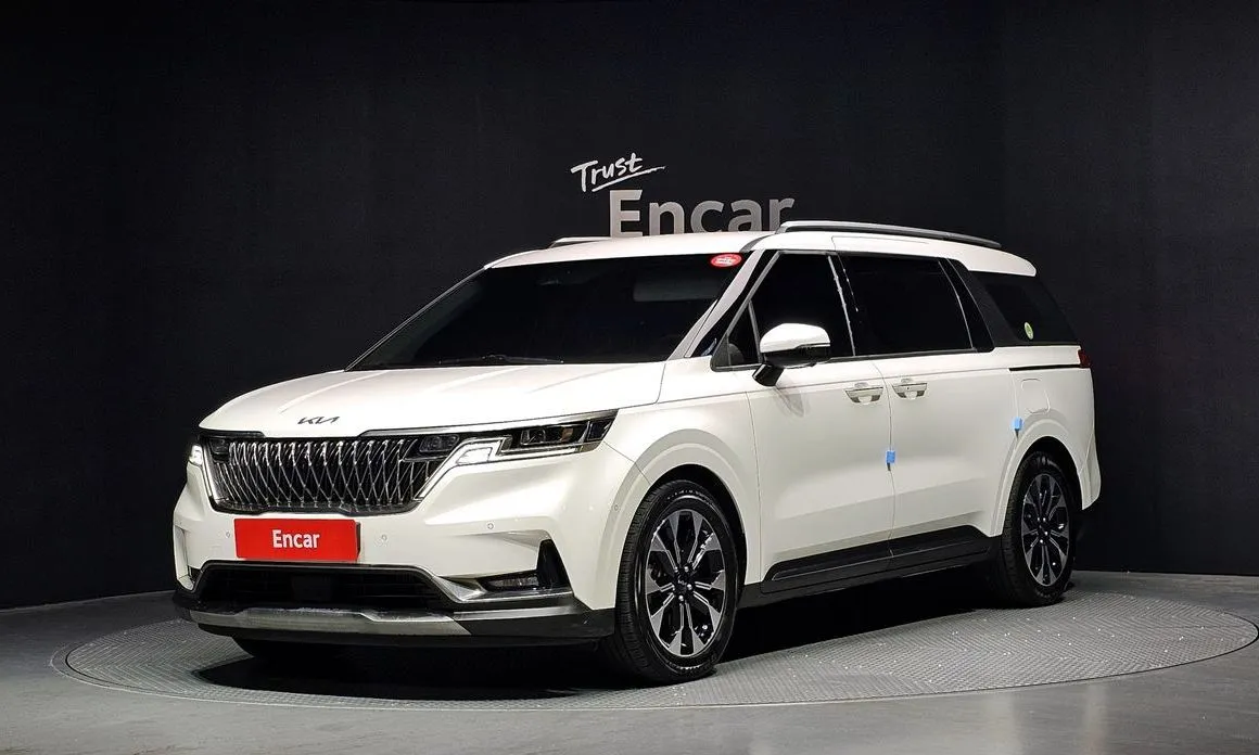 Kia Carnival — фото 1