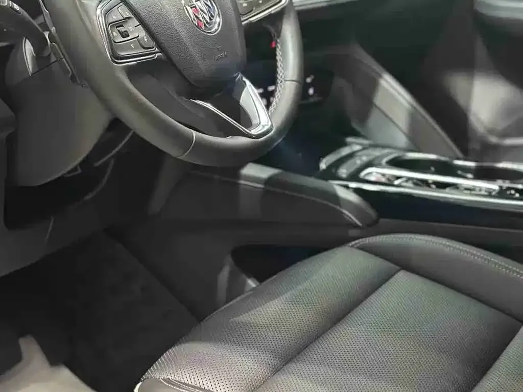 Buick Envision Plus — фото 7