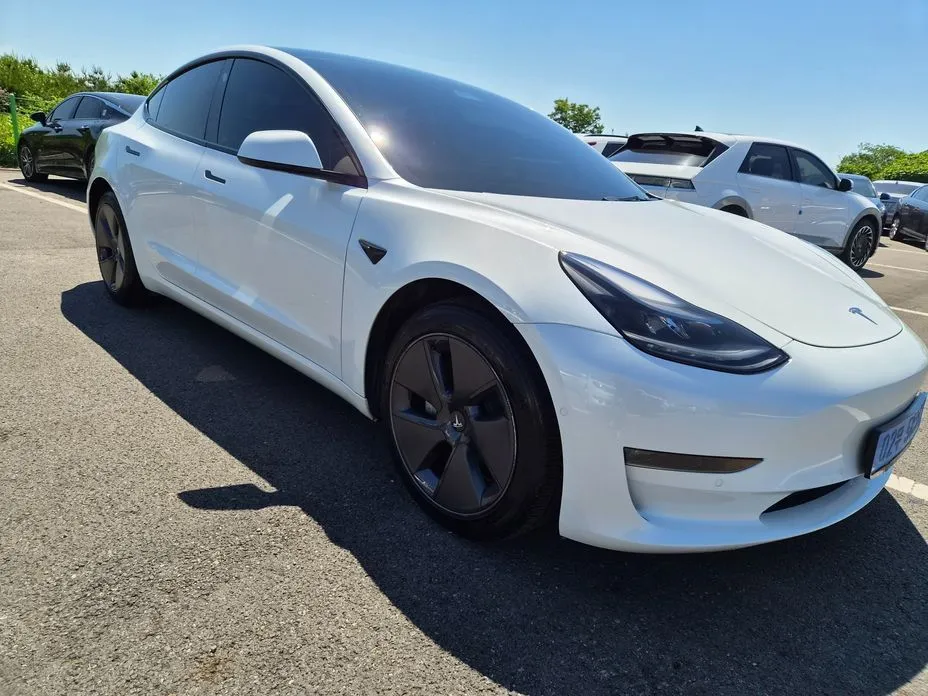 Tesla Model 3 — фото 5