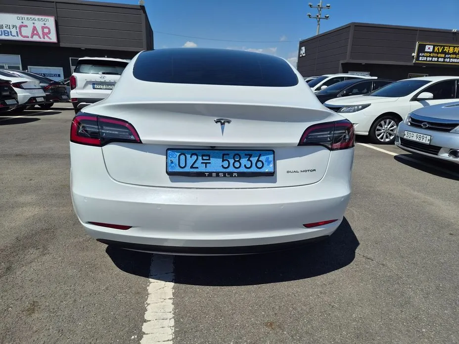 Tesla Model 3 — фото 8