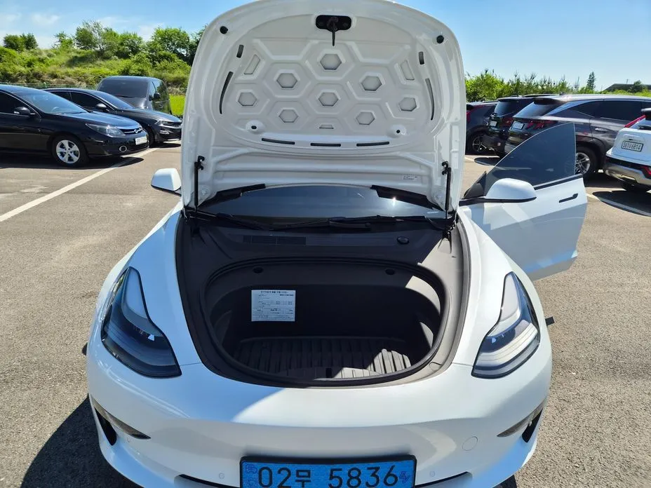 Tesla Model 3 — фото 10