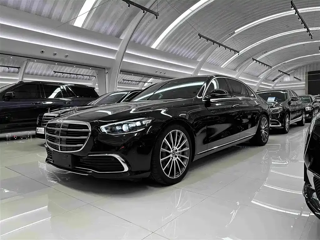 Mercedes-Benz S-Class — фото 1