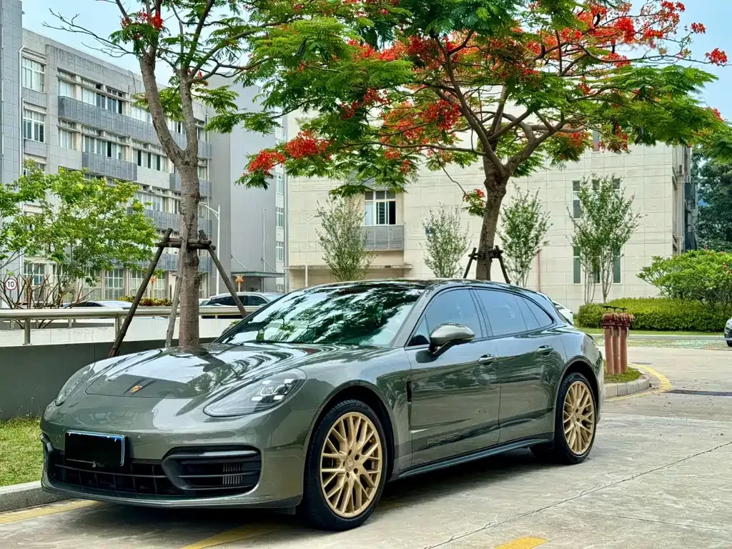 Porsche Panamera — фото 1