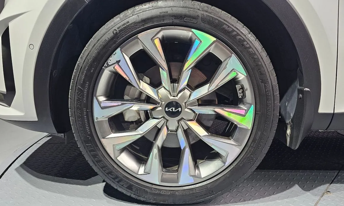 Kia Sorento — фото 9