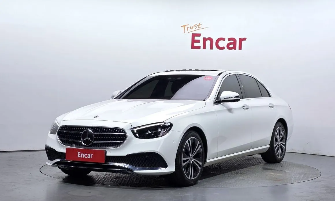 Mercedes-Benz E-Class — фото 1