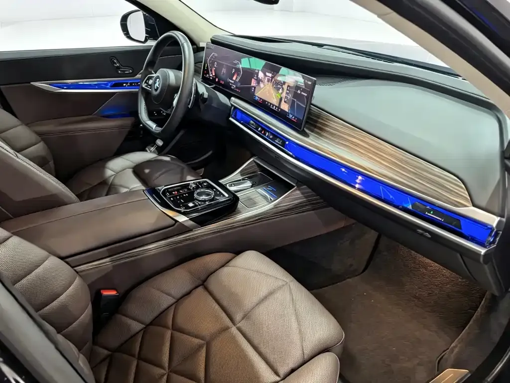 BMW 7 Series 2023 из CN, фото 7