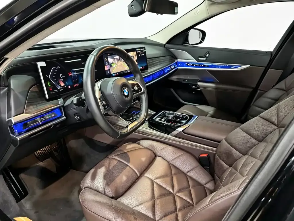 BMW 7 Series 2023 из CN, фото 4