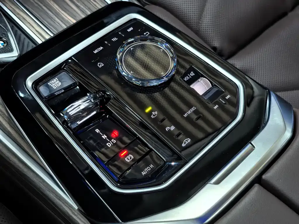 BMW 7 Series 2023 из CN, фото 9