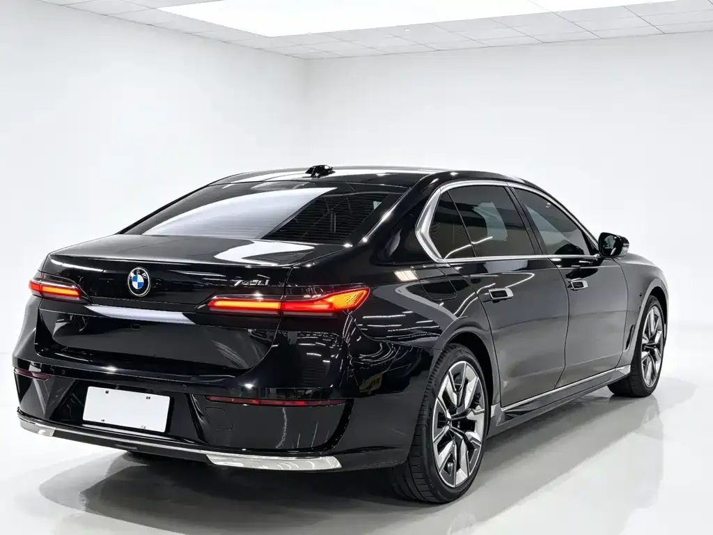 BMW 7 Series 2023 из CN, фото 5