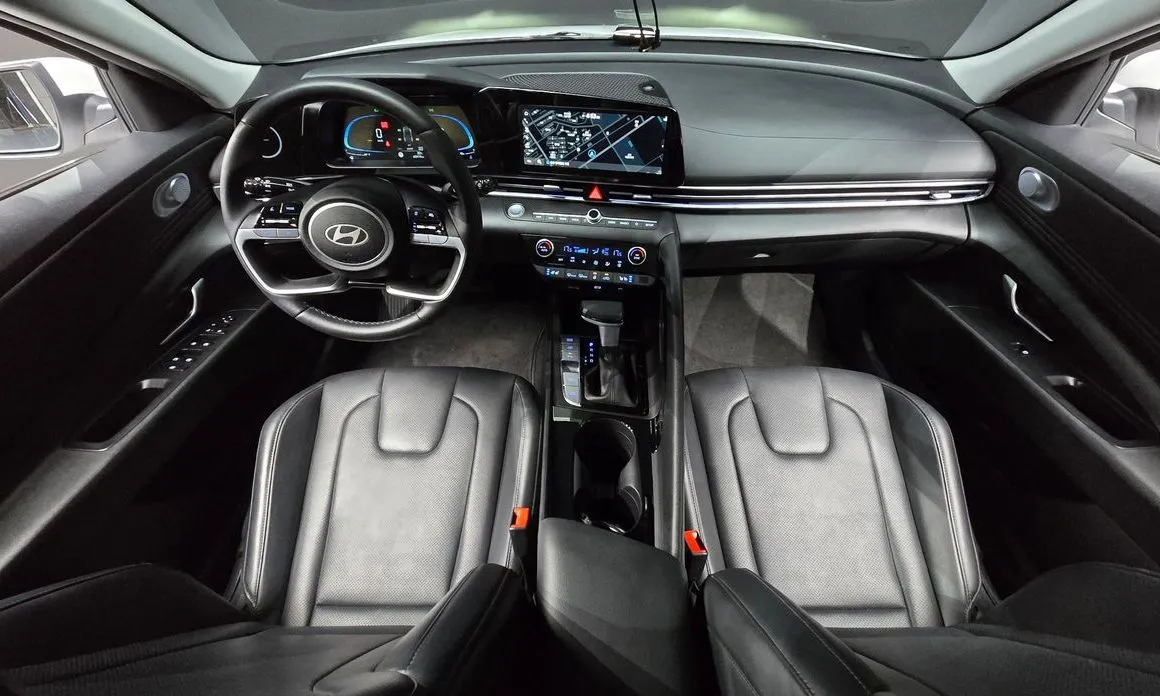 Hyundai AVANTE — фото 3