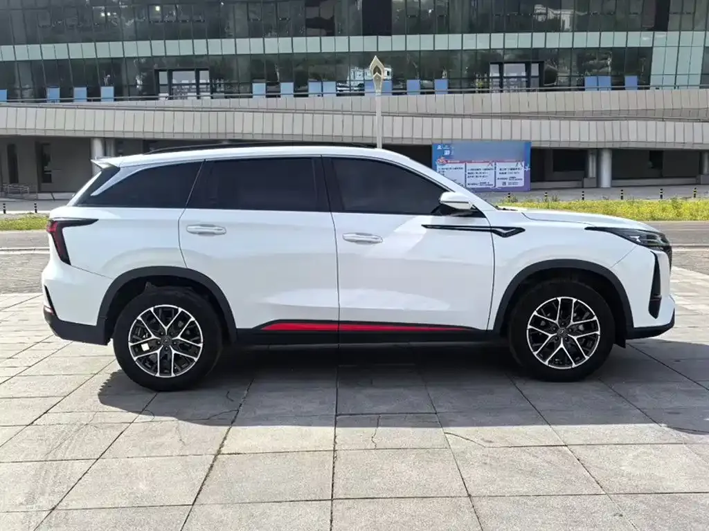 Changan CS75PLUS — фото 4