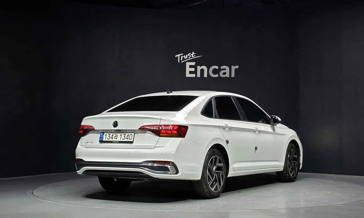 Volkswagen Jetta 2023 из KR, фото 2