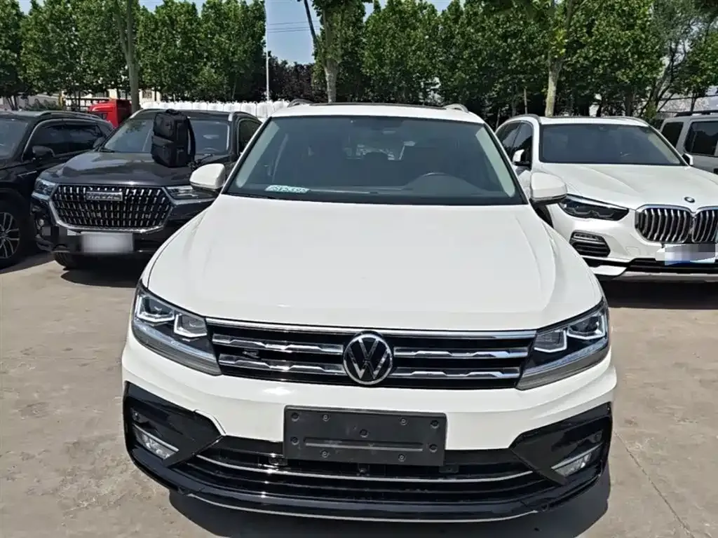 Volkswagen Tiguan L — фото 7