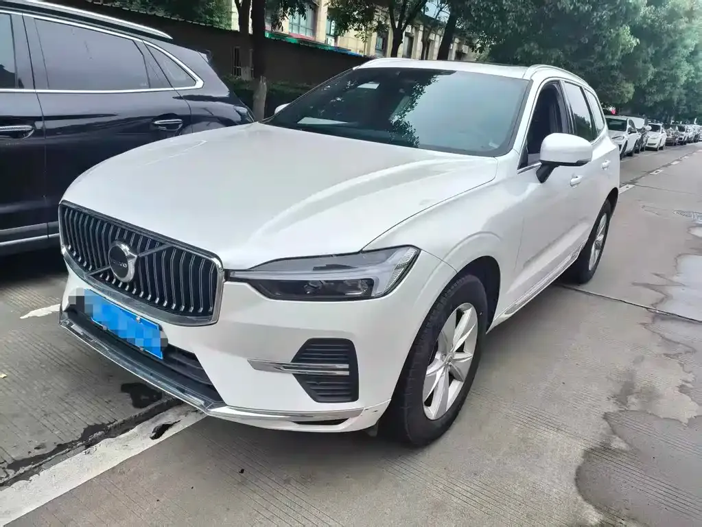 Volvo XC60 — фото 1